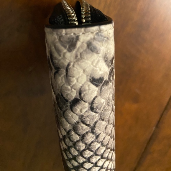 Tory Burch Python Leather Long Wallet EUC - Picture 7 of 8